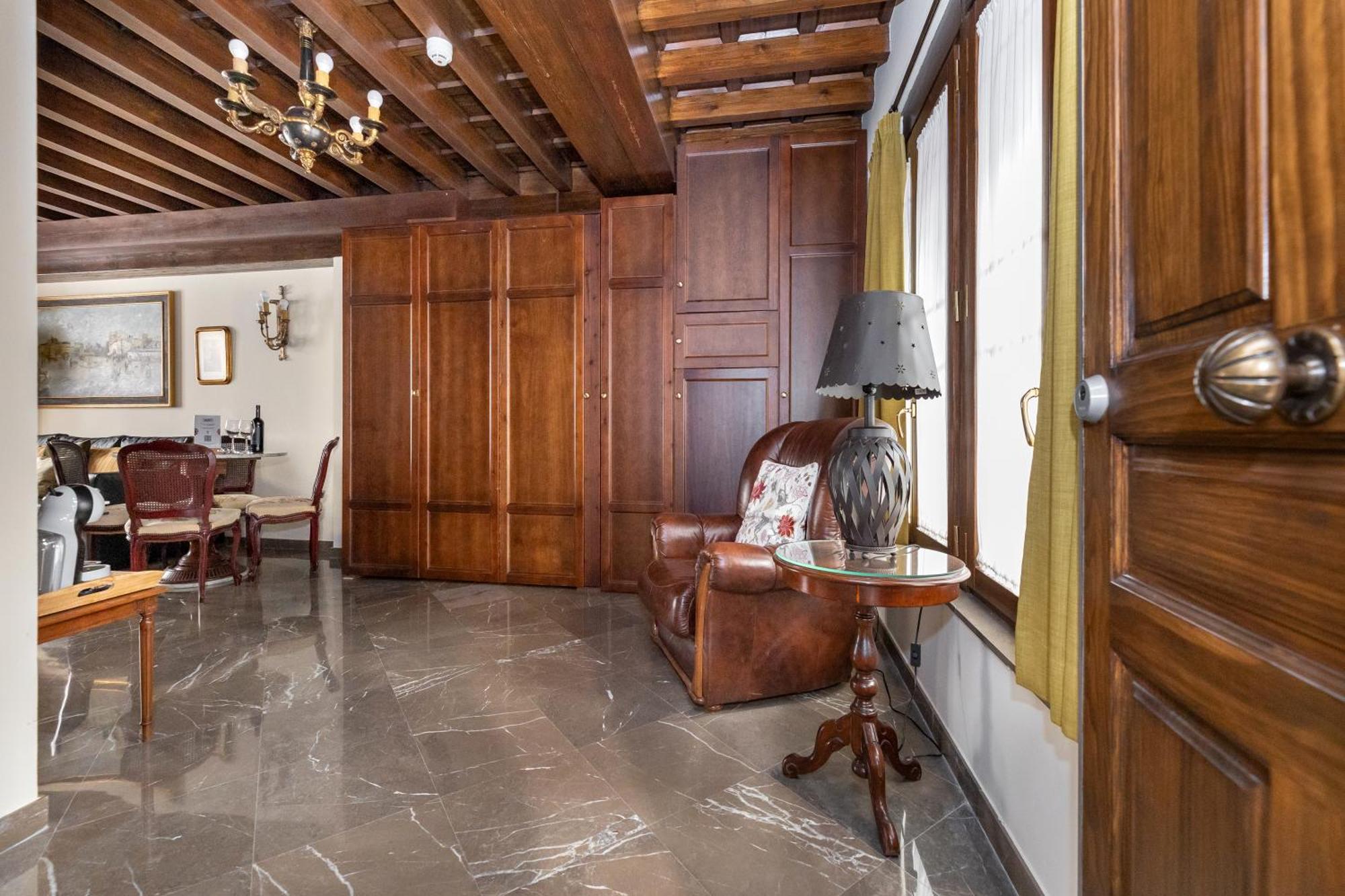 Apartamentos En Pleno Centro, Aljibe Rodrigo Del Campo 1C Granada Bagian luar foto