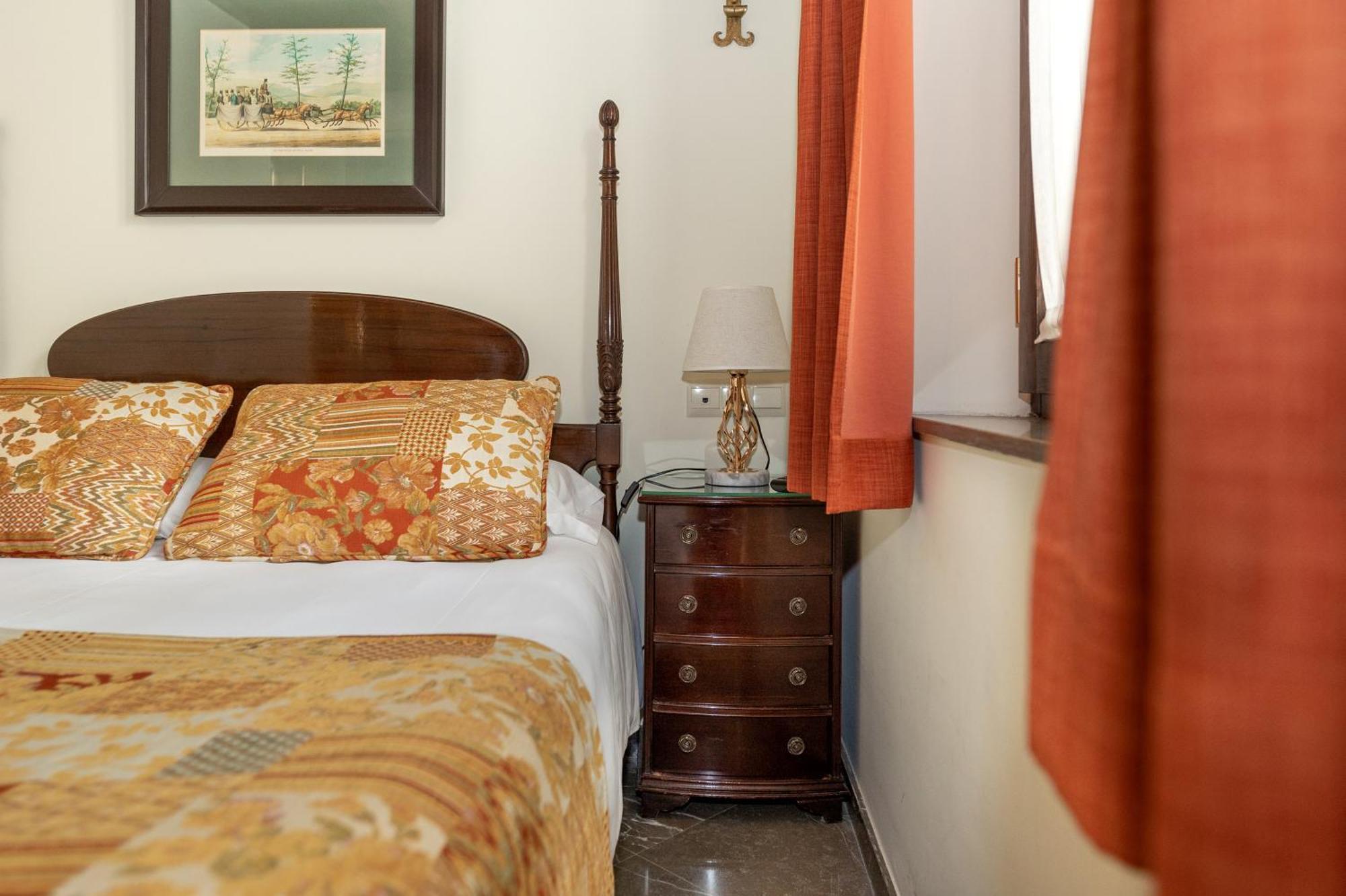 Apartamentos En Pleno Centro, Aljibe Rodrigo Del Campo 1C Granada Bagian luar foto